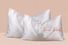 Load image into Gallery viewer, Ivory Duo - Mulberry Silk Pillowcase Set
